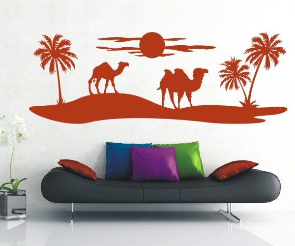 Wandtattoo mit Landschaft in der Wüste | Kamele laufen unter Palmen.