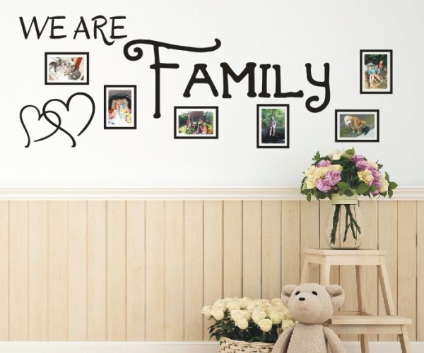 Wandtattoo Spruch | We are Family | 5 | Wandsprüche mit Bilderrahmen und Fotoklebepunkten